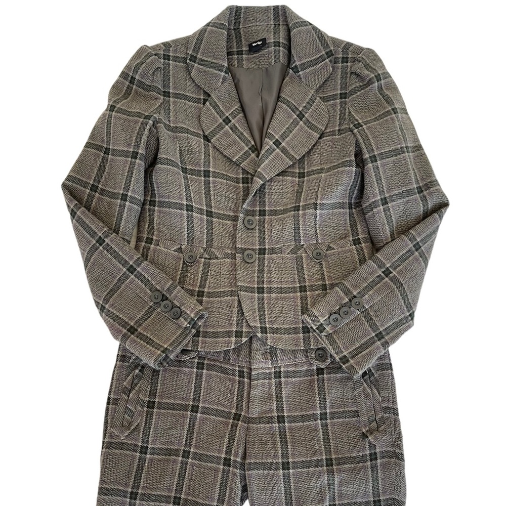 Mossimo blazer and knee length shorts set